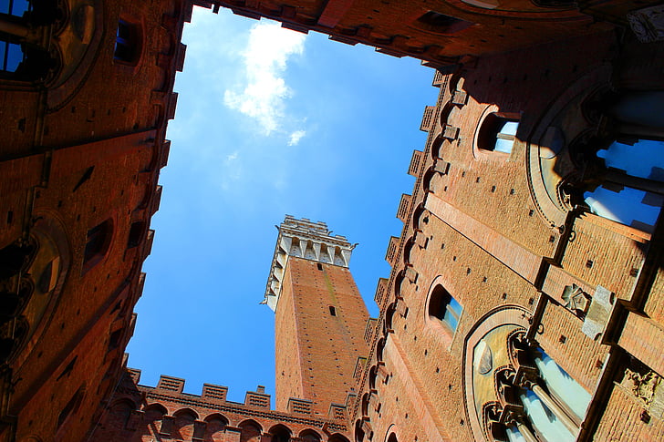 Siena, Toskánsko, Itálie, Architektura, Square pole, Palio, zeď