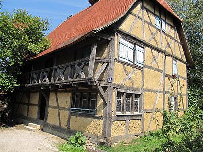 Ecomusée, Ungersheim, Alsace, ristikon, historiallisesti