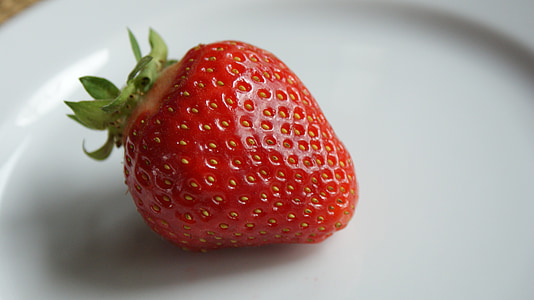 strawberry, ripe strawberry, red, fruit, ripe fruit, the freshness, sweet