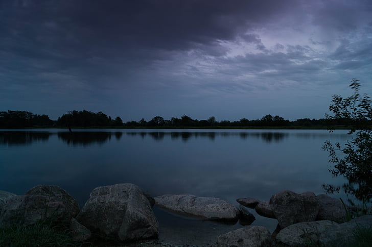 езеро, спокойно, спокойствие, тихо, вечерта, свечеряване, пейзаж