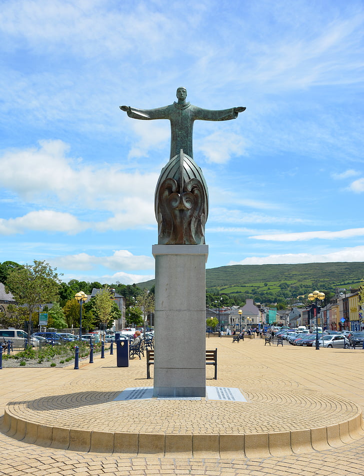 statue, bantry, ireland, marketplace, holy, town, clouds