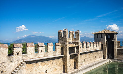 Ρωμαϊκό Θέατρο κάστρου, Σιρμιόνε, Λίμνη Γκάρντα, Ιταλία, Ευρωπαϊκή, φρούριο, Λομβαρδία