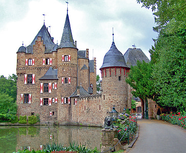 Zamek, Zamek na wodzie, Wasserschloss, fosa, Burg satzvey, fosa zamku, budynek