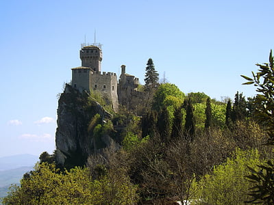 San marino, Mount Titan, slott