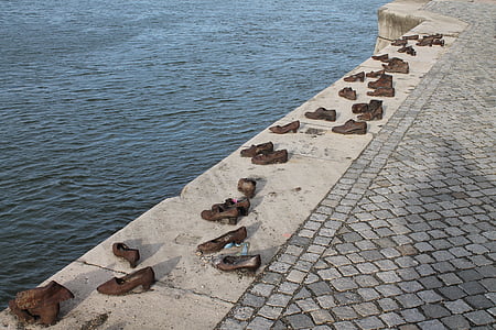 Gyula pauer, Budapest, Duna-part, cipő, emlékmű