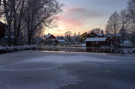 sundborn, Falun, Švedija, šalies miestas, žiemą, kaimas, sniego