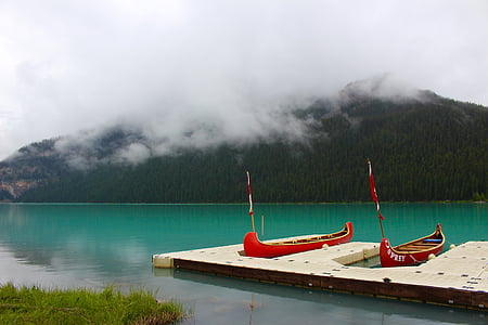 Bay, csónakok, kenu, nyári időszámítás, dokkoló, köd, erdő