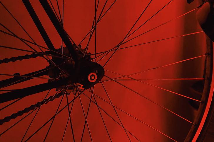 bike, bicycle, wheel, tire, spoke, chain, red