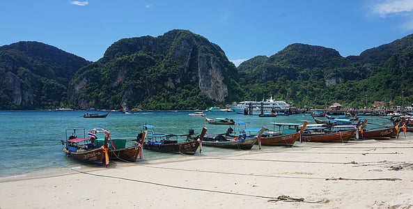 csónakok, Beach, hegyek, Cove, ünnepek, Thaiföld, Haven
