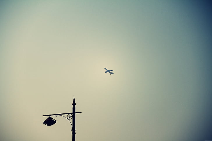 Sky, flygplan, den småaktig medelklass