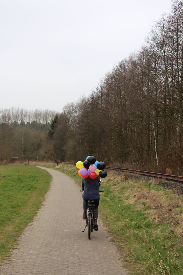 Dziewczyna, balony, Natura, rower
