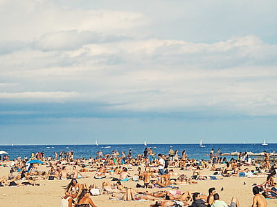 crowd, people, sitting, beach, daytime, sea, barcelona