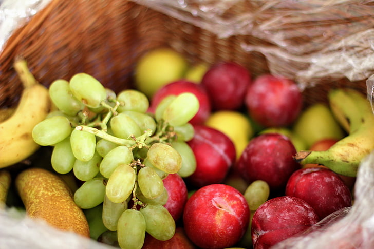 плодове, кошница с плодове, грозде, здрави, банан, нектаринови, круша