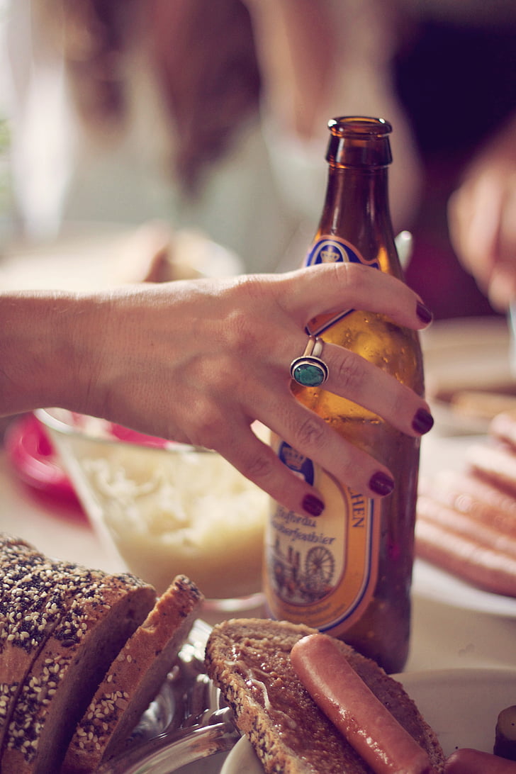 ljudi, žena, ruku, manikura, prsten, pivo, pića