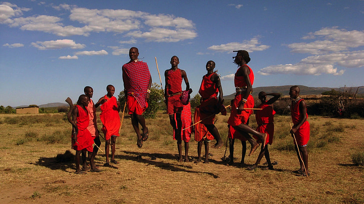 Massai-Stamm, Kenia, Himmel, Wolken, Männer, springen, tanzen
