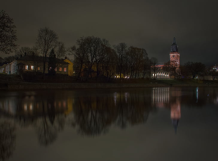 Turku, Katedra, Kościół, Rzeka, rzeki Aura, noc, jesień