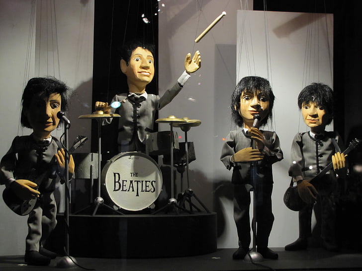 augsburg, puppet theatre, augsburger puppenkiste, dying of the light, beatles, musician, music