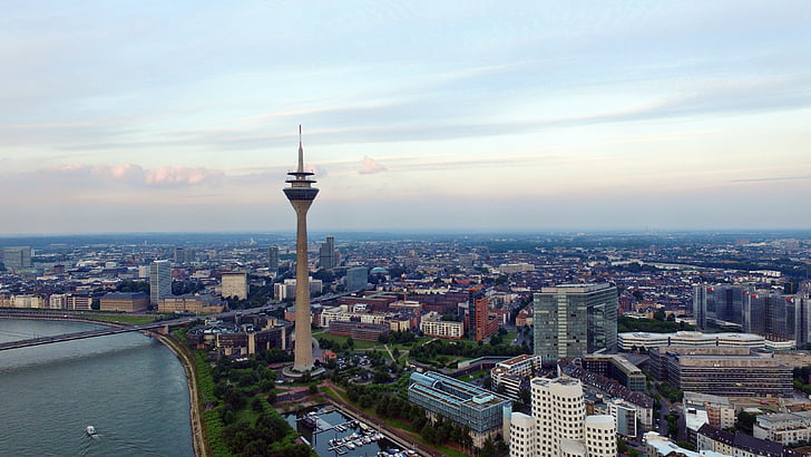 Düsseldorf, linha do horizonte, nuvens, Reno, Torre de TV, céu, Rio