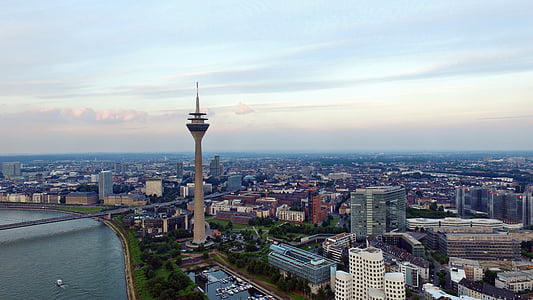 Düsseldorf, đường chân trời, đám mây, sông Rhine, tháp truyền hình, bầu trời, sông