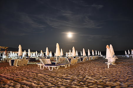 Playa, Playa de la arena, vacaciones, tumbonas, noche, luz de la luna, Luna llena