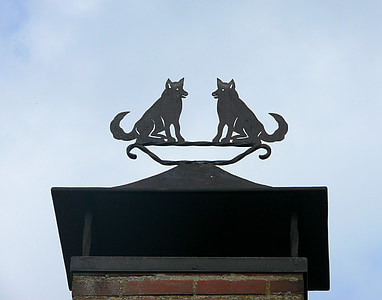 chimney ornament, dakornament, foxes, metal