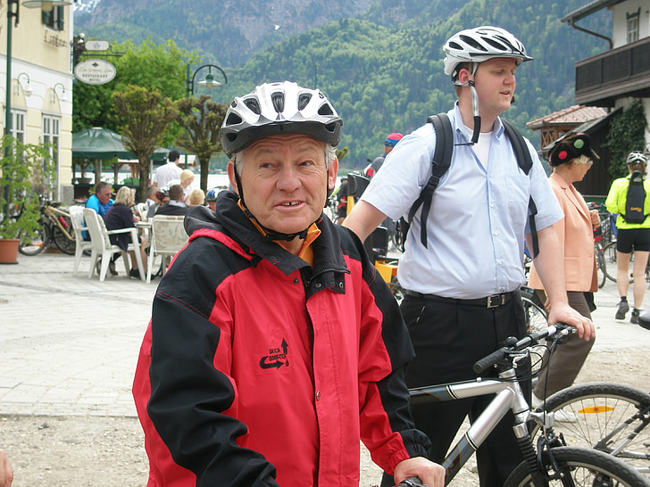biking sunday, governor pühringer, prominent
