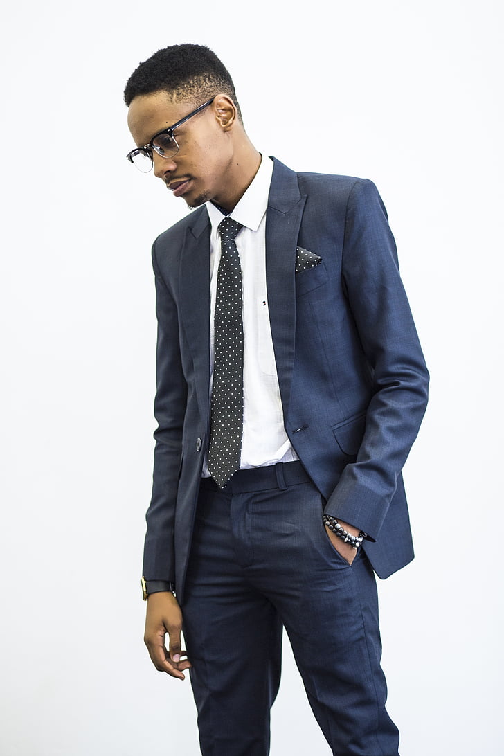 standing, suit, glasses, business, person, young, man