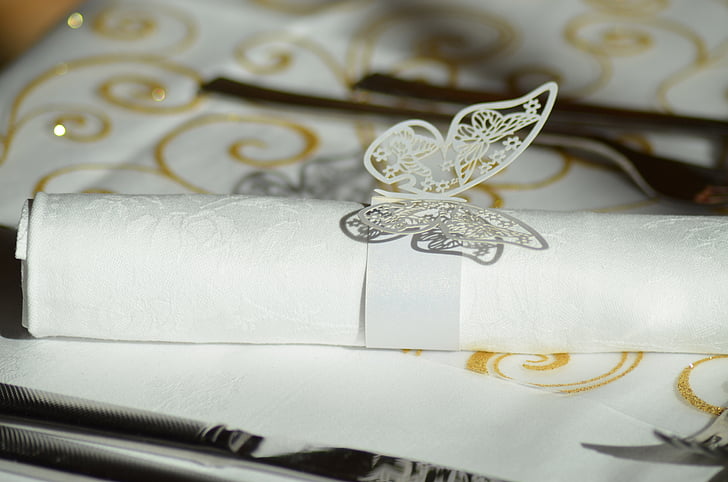 khăn ăn nhẫn, khăn giấy ring, bướm khăn ăn nhẫn, Bàn, bàn đám cưới, dao kéo, đám cưới