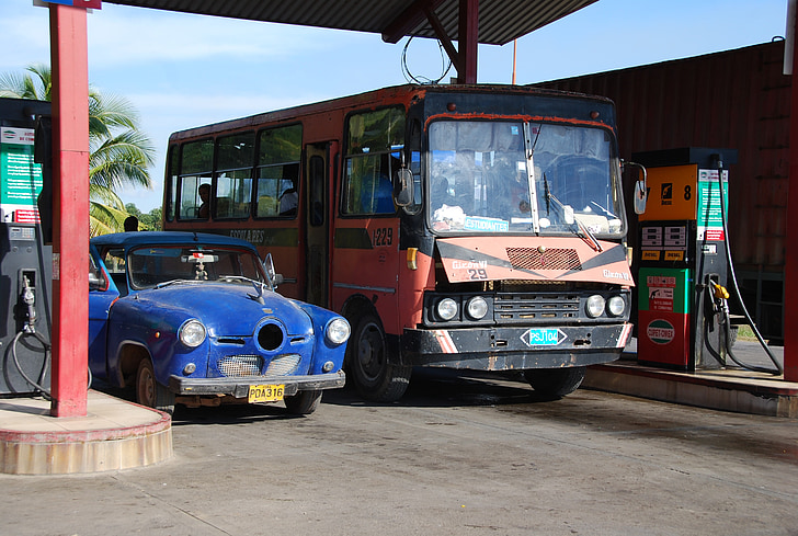 station d’essence, bus, carburant diesel, essence, carburant, pompe à essence, sans plomb