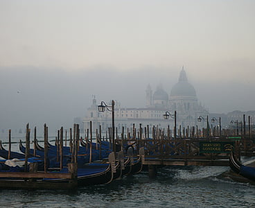 Venecija, magla, gondole, jutro, Venecija - Italija, gondolom, kanal