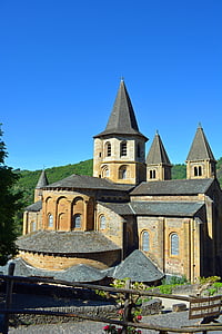 conques, aveyron, abbey, church, village, pilgrimage, france