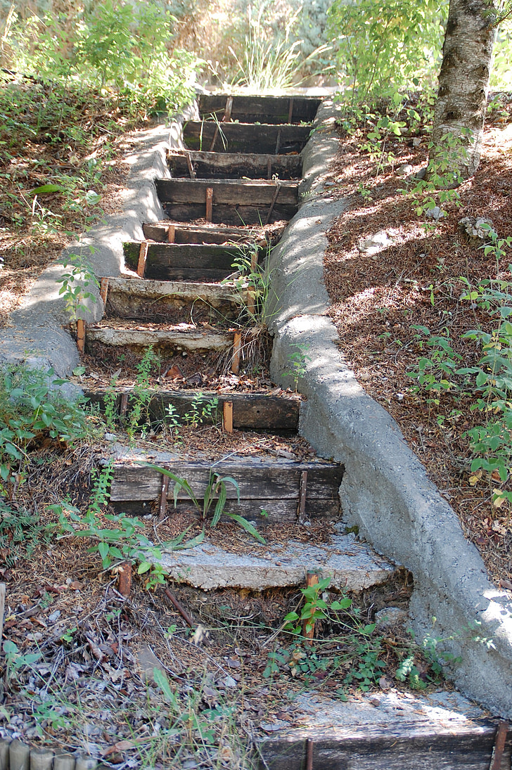 stairs, gradually, pierre