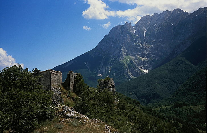 Zamek, ruiny, krajobraz, góry, słynne miejsca