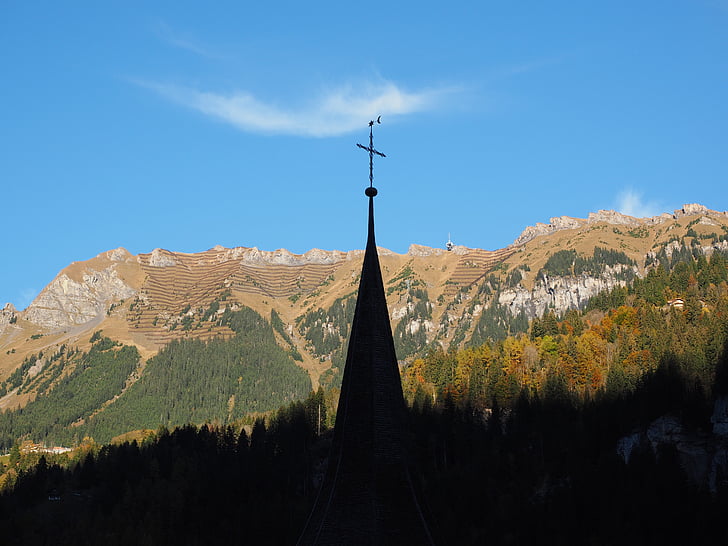 Lauterbrunnen, Suisse, Église, steeple, Spire, télécabine wengen-male, téléphérique