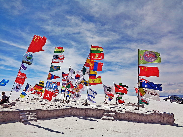 el salar de uyuni, Uyuni, banderes, desert de sal, Bolívia, Mar, núvol - cel