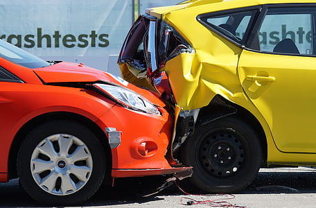 crash test, collision, 60 km h, distraction, liability, insurance, mobile phone