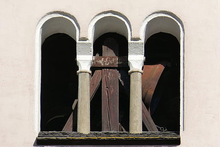 fenêtres cintrées, cloche d’église, Bell, bague, D'après, son