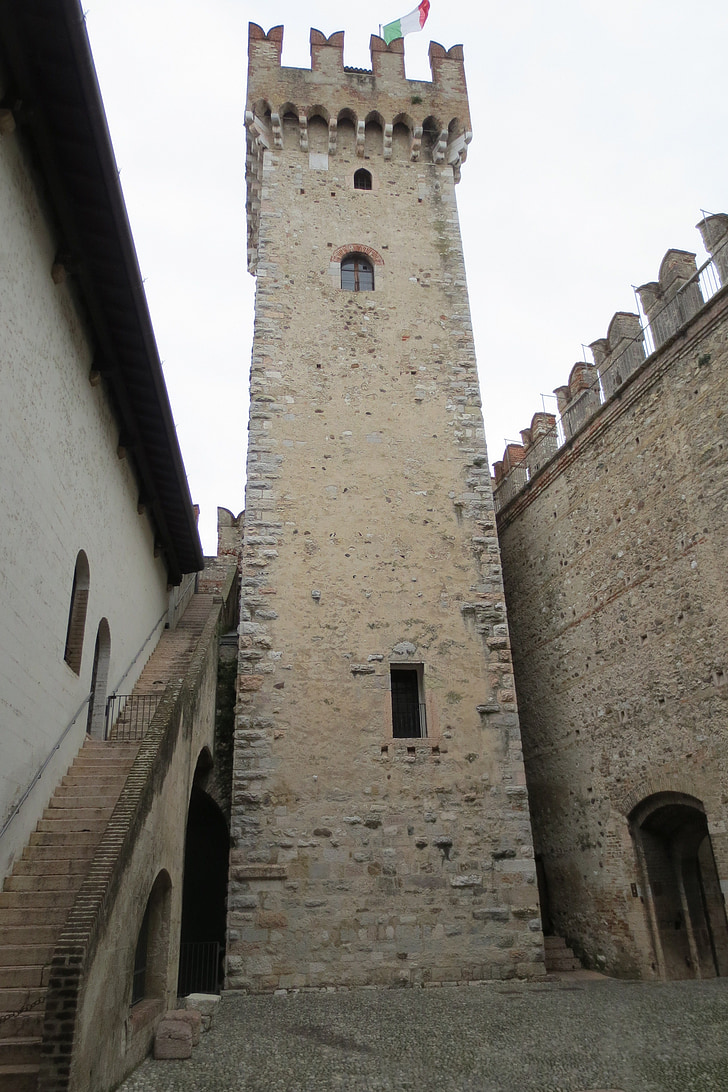 Lago di Garda, Sirmione, hrad