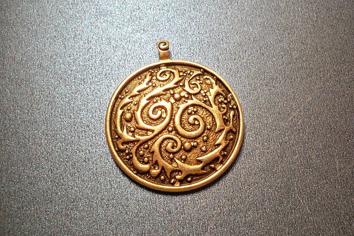 pendant, gold, medallion, jewelry, metal, focal, engraved