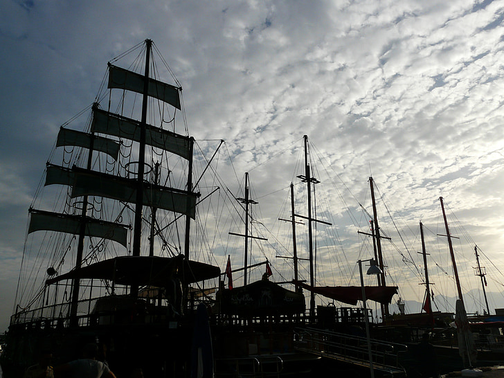 ships, sailing ships, boats, port, hoist, hoisted, rigging