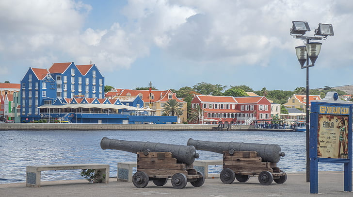 Curacao, Willemstad, arquitectura, edificios, cañones de holandés, las Antillas, Caribe