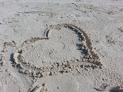 หัวใจ, ความรัก, ทราย