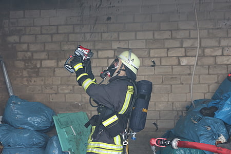 brand, brandweerman, warmtebeeld camera, roer, Ademhalingsbescherming, gebruik, ademhalingsapparatuur