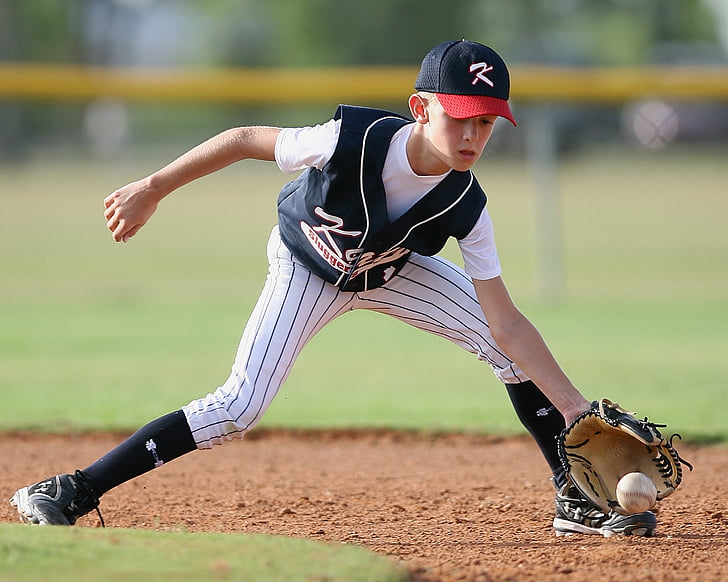 bejzbol, Fielding, Akcija, za mlade, baseball terenu, sportski, igrati