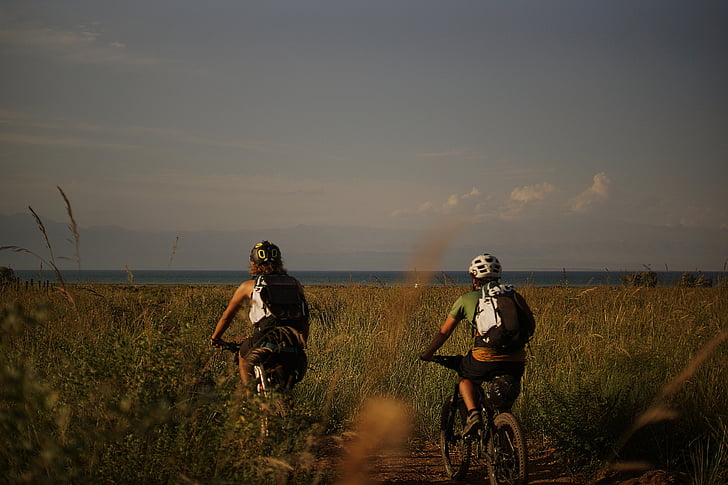aventura, bicicletas, ciclistas, bicicletas, tierras de cultivo, ciclistas, diversión