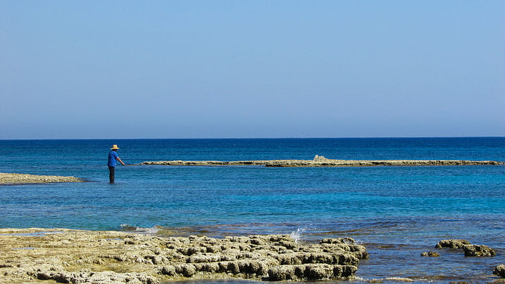 Кипър, Айя Напа, скалист бряг, рибар, спокойствие, хоризонт