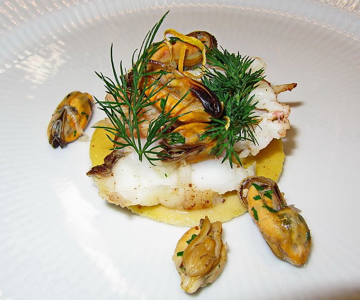 monkfish, steamed, poached, mussels, dill, sauce, chives