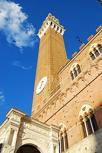 Siena, plein van het veld, toren eet, Torre, Toscane, Italië, hemel