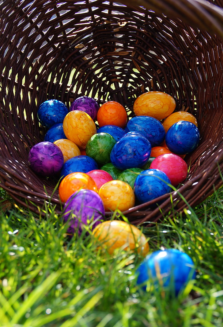 lihavõtted, kevadel, ülestõusmispühade ajal, munad, Värvid, värvilised munad, korvi
