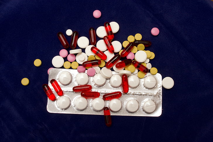 pills, medicine, health, medical, medication, pharmacy, capsule